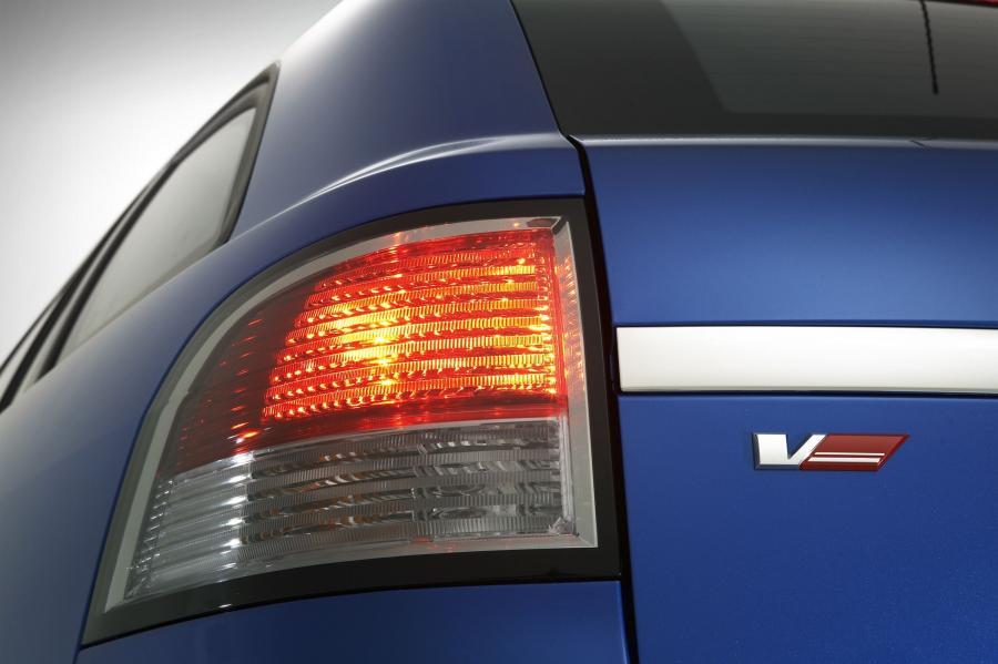  Holden Commodore VE SS V Sportwagon 2008 года  (фото 4 из 29)